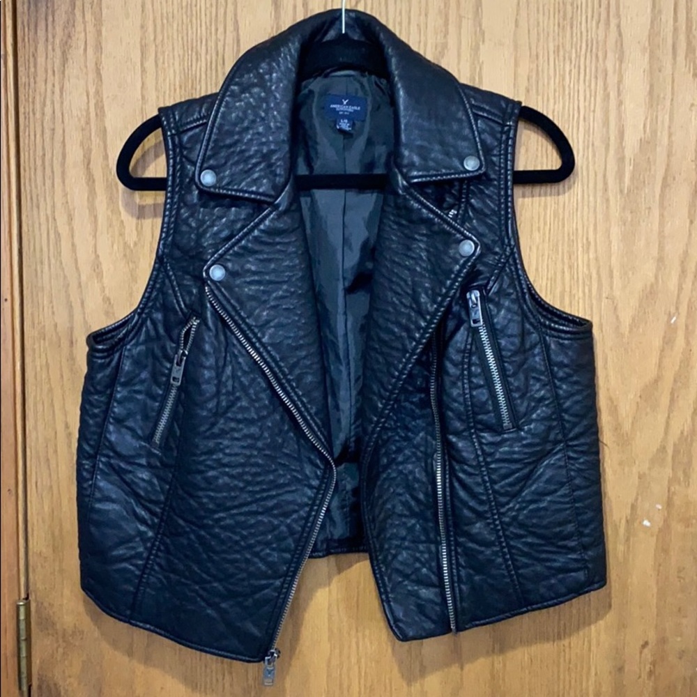 American Eagle Black Leather Vet size L